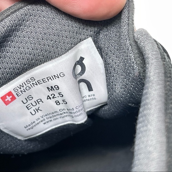 On Cloud Running 50/50 Black Men's Sz 9 heel lining wear - Picture 7 of 13